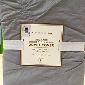 Pottery Barn Teen Organic Ruched Diamond Duvet Cover in Gray